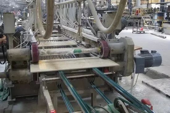 陶瓷廠異味大、被投訴，潔匠現(xiàn)場抽取廢氣做檢測、研制有效除臭劑！