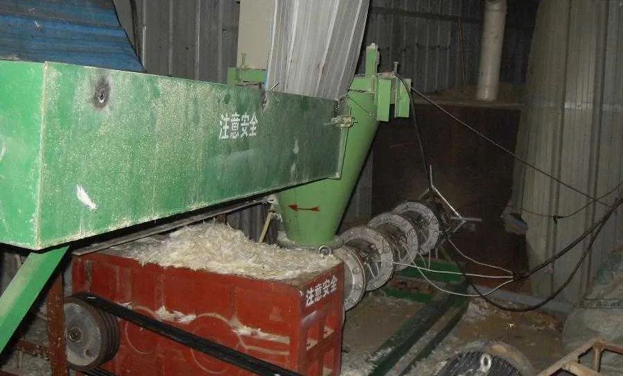 羽毛粉加工腥味、苦味、惡臭味混雜，看工業(yè)除臭劑如何快速除臭！